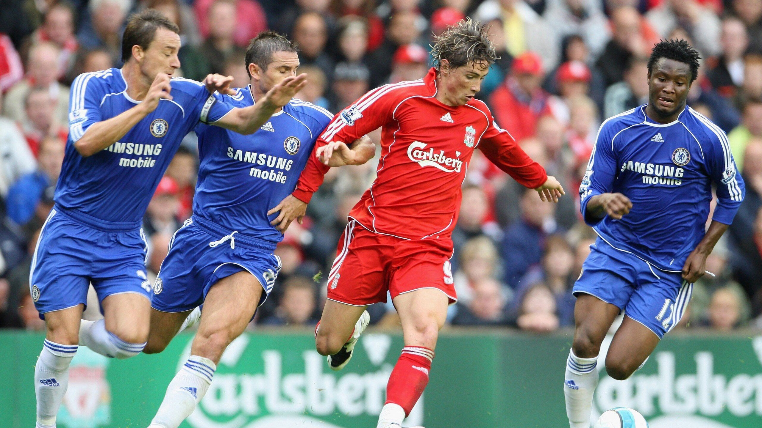 德甲争夺，球迷热烈讨论，德甲足球说