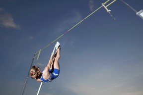 开云中国大陆-“中国足球+文化创意”产业融合创新推动行业转型升级，振兴中国足球产业的设计方案