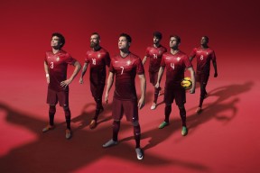 逆转游泳短距离项目爆发争冠悬念，游泳360度反转