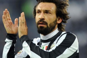 向顶峰挑战之登山赛：攀登者的极限之旅，向山顶攀登作文